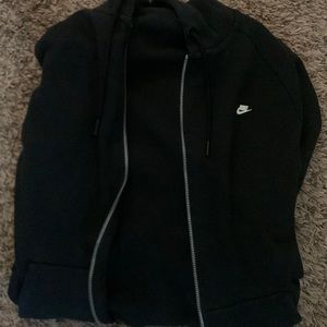 black nike zip up jacket